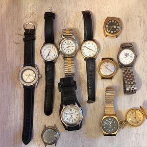 Classic Men's Black and Gold Watch Set